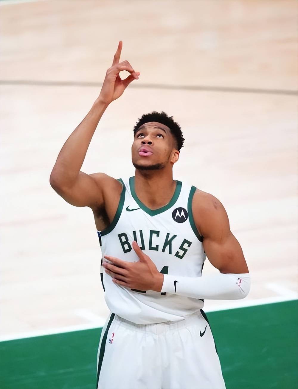 巴西前锋胡尔克39岁仍在巅峰状态！胡尔克在本赛季...（39岁胡尔克依旧高光，巴西锋霸本赛季火力全开）