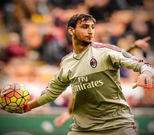 曼城天才边锋突传离队！热刺冬窗瞄准5000万镑猎物（曼城新星边锋或将离队？热刺冬窗锁定5000万镑目标）