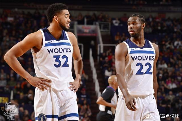 仙人指路！杨瀚森弧顶声东击西助攻狄龙·琼斯 这球传得很舒服（妙传如有神！杨瀚森弧顶声东击西助狄龙·琼斯，这一球太丝滑）