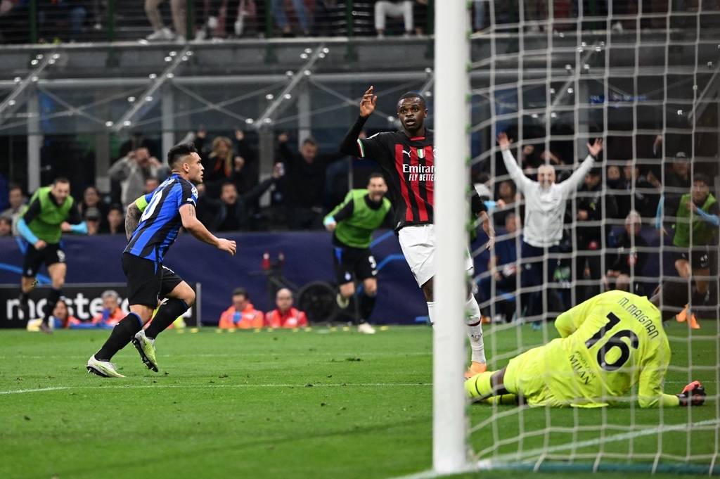 水晶宫与斯特拉斯堡赛前，维埃拉现身法国酒吧和球迷一起观战（水晶宫对阵斯特拉斯堡前，维埃拉现身法国酒吧陪球迷观赛）