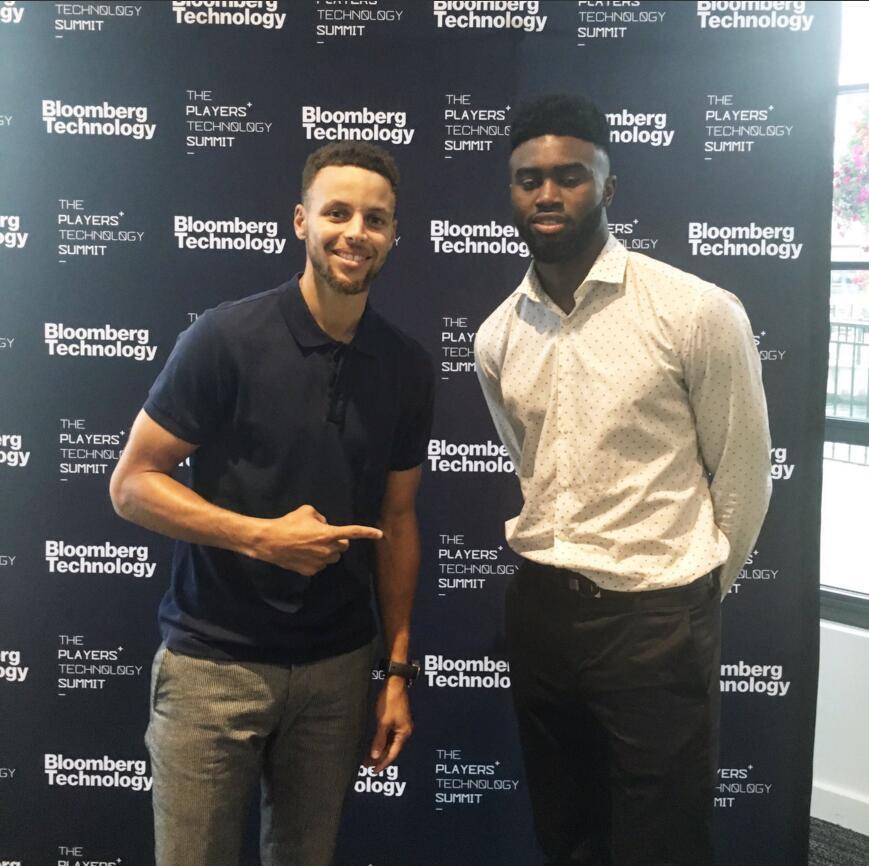 湖人詹姆斯关键三分锁定胜利（詹姆斯命中关键三分助湖人锁定胜局）