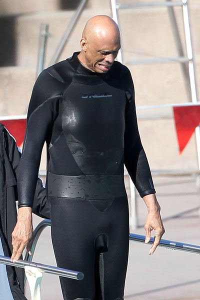 镜报：买安德森要1亿-1.2亿镑，曼联可能通过出售5人筹集资金（镜报：安德森标价1亿至1.2亿英镑，曼联或出售五将筹资）