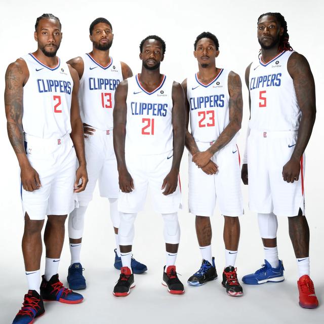 英联杯战报：谢尔基、萨维尼奥破门，曼城2-0布伦特福德进四强（英联杯简讯：谢尔基与萨维尼奥建功，曼城2-0布伦特福德晋级四强）