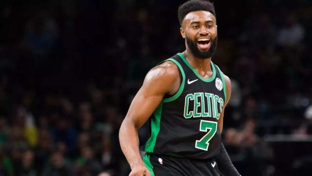 雷霆克星！文班亚马年终大战19+11集锦：攻防无解三杀卫冕冠军！（雷霆苦主！文班亚马年末19+11高光：攻守无解三度击败卫冕冠军）