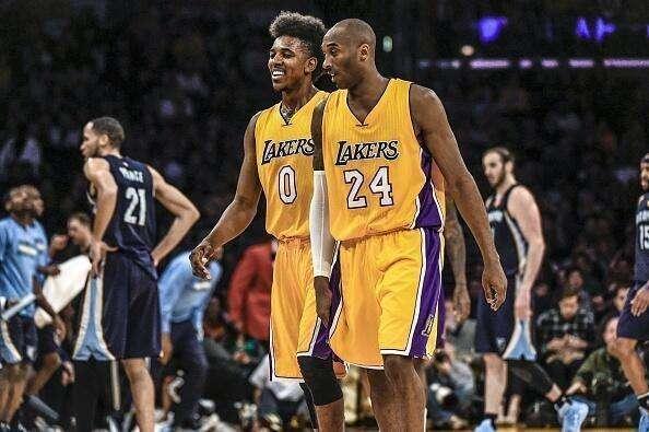 诺伊尔送礼+凯恩隐身！阿森纳3-1拜仁揭秘：欧冠5连胜靠的真是玄学？（诺伊尔失误送礼+凯恩迷失！阿森纳3-1拜仁背后：欧冠五连胜真靠玄学？）