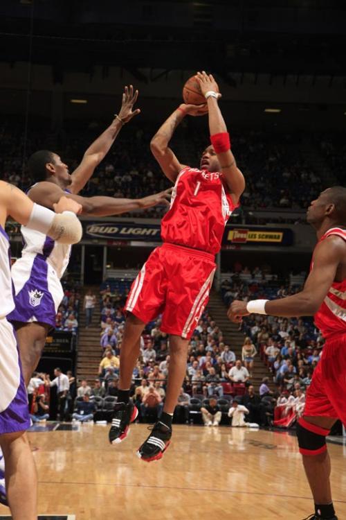 ATP年终总决赛男单小组赛：弗里茨0-2德米纳尔（ATP总决赛男单小组赛：德米纳尔直落两盘击败弗里茨）