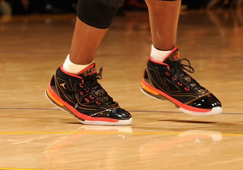 斯卡洛尼戴白手套递交世界杯，因凡蒂诺为仪式错误公开道歉（斯卡洛尼戴白手套交接大力神杯，因凡蒂诺就仪式失误公开致歉）