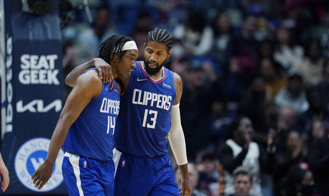 辽宁铁人祝贺重庆铜梁龙冲超：敢打敢拼，晋级中超实至名归（辽宁铁人向重庆铜梁龙致贺：敢打硬仗，晋级中超当之无愧）