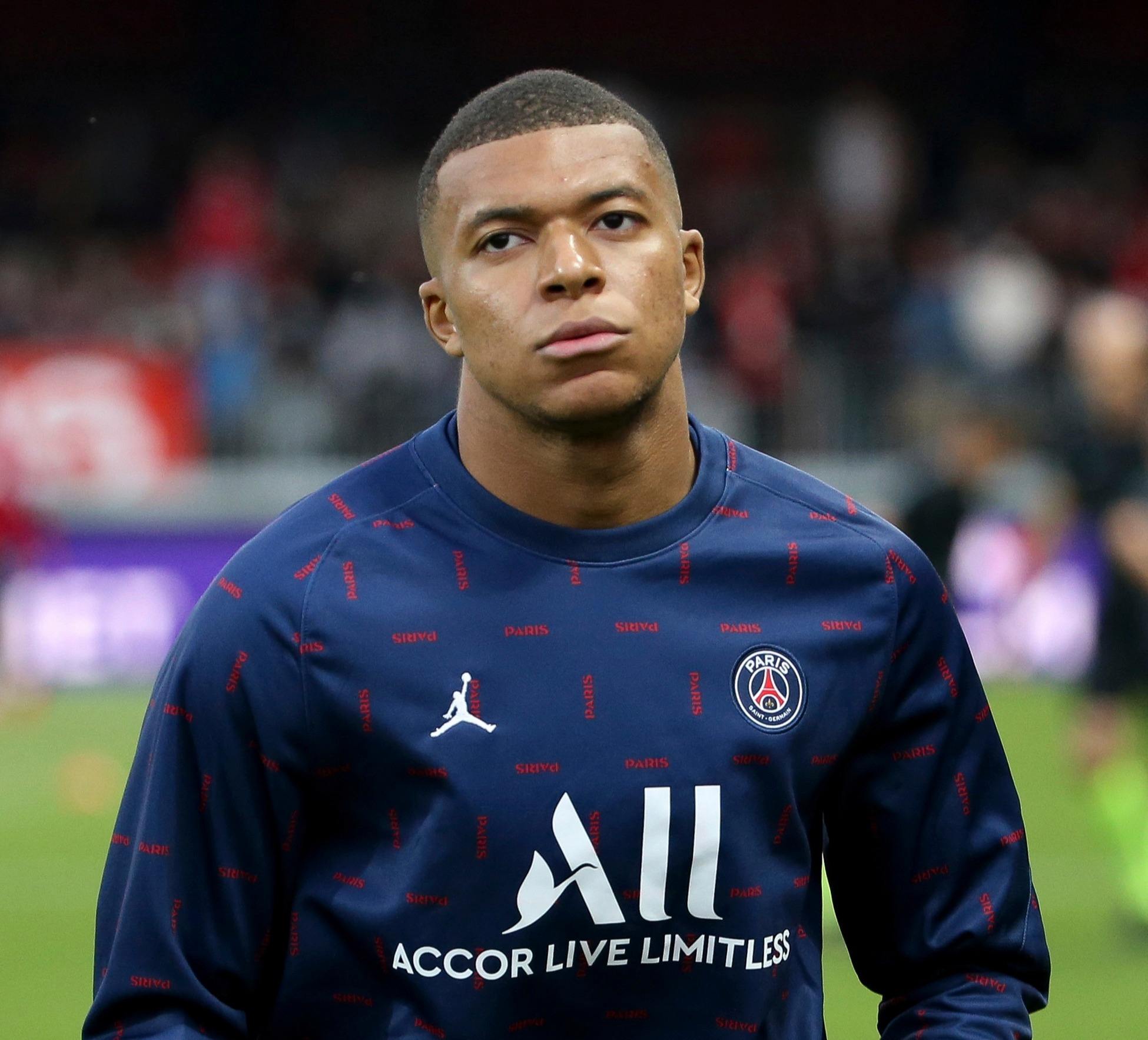 图片报：拜仁认真考虑格里马尔多，但尚未接触球员和勒沃库森（拜仁认真考察格里马尔多，尚未与球员及勒沃库森接触）