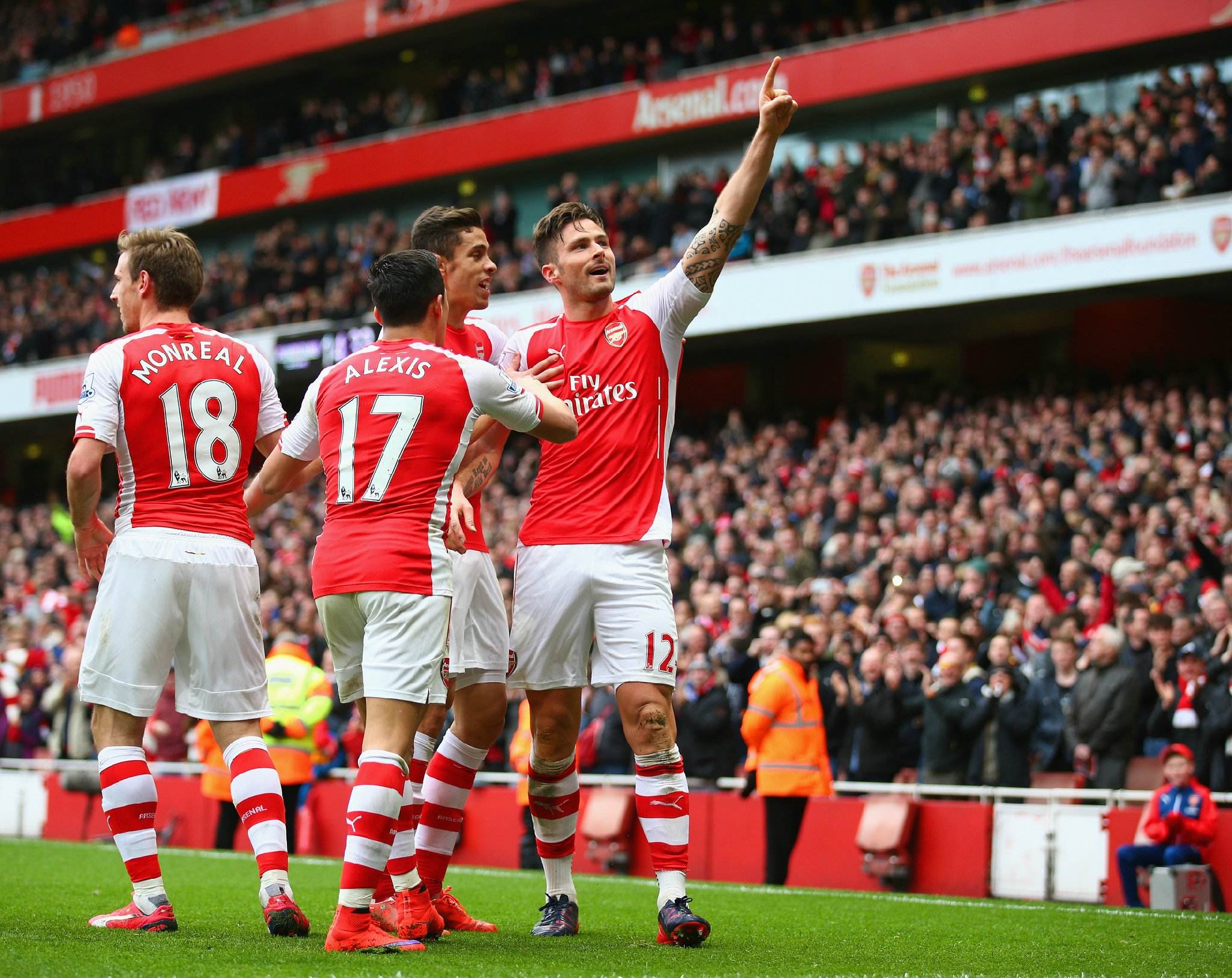 琼斯：我们一直都支持斯洛特，萨拉赫的情况轮不到我点评（琼斯：我们始终力挺斯洛特，萨拉赫的事我不予置评）