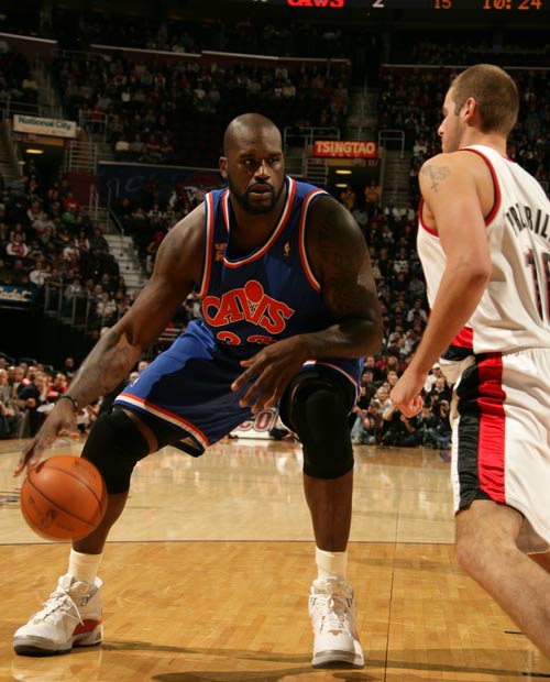 篮球勇士三分手感火热，全队命中18记三分（勇士三分手感爆棚，全队投中18个三分球）