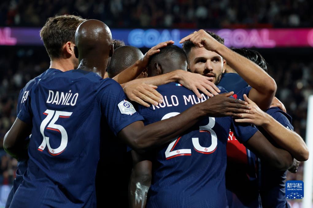 奇闻：巴西球星自掏腰包加盟中超！为赴华豪掷数十万人民币解约费（罕见！巴西球星自付数十万解约金，只为加盟中超）