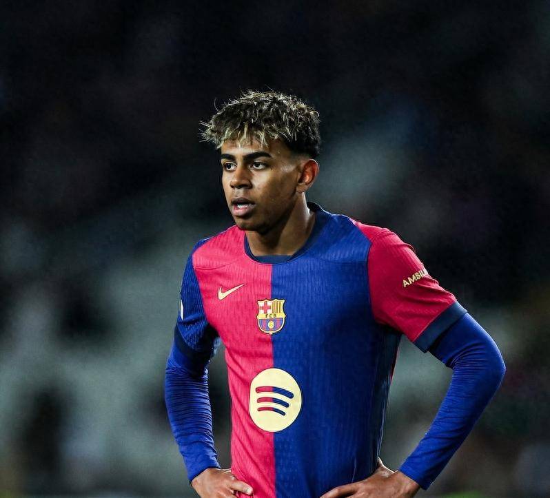 意甲积分榜：米兰凭净胜球领跑，前四只差1分，尤文仍第7（意甲最新积分榜：米兰靠净胜球暂居榜首，前四仅差1分，尤文仍第七）