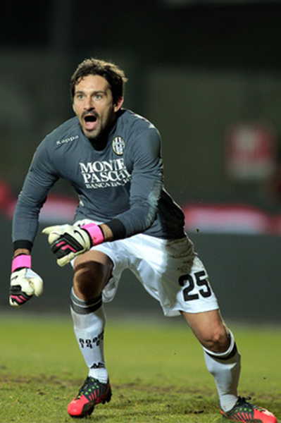 奥萨苏纳2-0莱万特，维克托-穆尼奥斯建功，鲁文-加西亚锦上添花（维克托-穆尼奥斯先开纪录、鲁文-加西亚锦上添花，奥萨苏纳2-0力克莱万特）