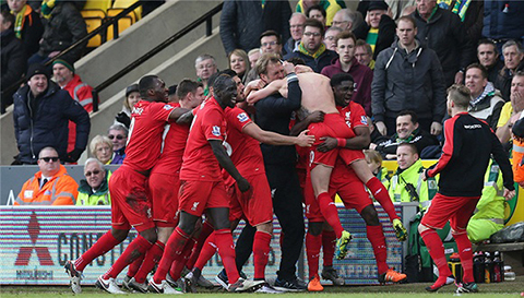 莱奥头发被拽找阿切尔比理论，后者：敢再指我就掰断你手指头（莱奥被拽头发当场质问阿切尔比，后者放话：再指我就掰断你手指）