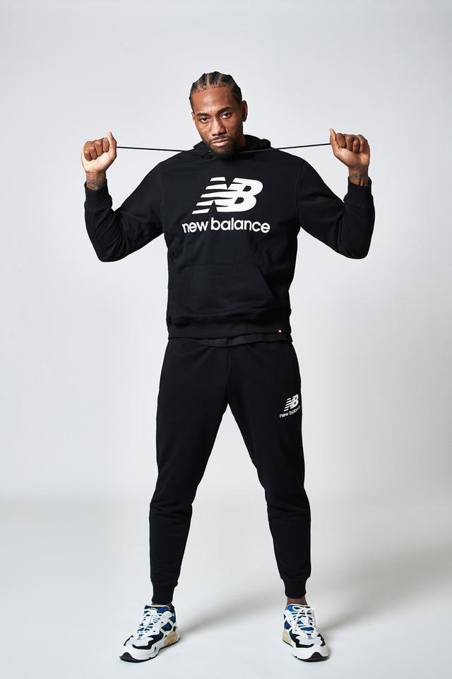 杜锋笑称球迷喊徐杰声音更大，广东男篮感谢武汉赛区（杜锋打趣：球迷为徐杰呐喊最响，广东男篮向武汉赛区致谢）