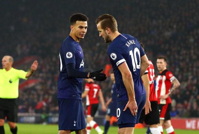 TA：阿隆索帅位暂时安全，输曼城不会让他立刻从皇马下课（TA：阿隆索帅位暂无大碍，哪怕输给曼城也不会立即被皇马解雇）