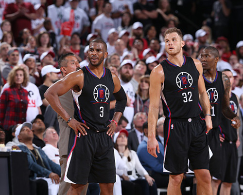 伊戈达罗内线爆发，勇士队占据比赛主动权（伊戈达罗内线发威，勇士掌控比赛主动权）