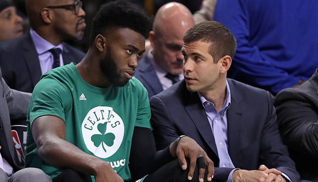 替补球员上场即改变比赛节奏（替补登场瞬间改写比赛节奏）