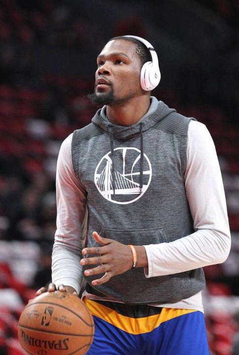 前意甲裁判谈DV9点球被吹：他和防守球员互有拉扯，都不犯规（前意甲裁判评DV9点球被取消：与后卫互相拉扯，均不构成犯规）