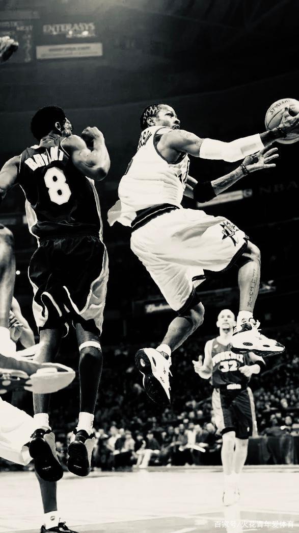 申花发布球队32岁生日海报，却把“32nd”写成“32th”（申花32岁生日海报出错：把“32nd”误写成“32th”）