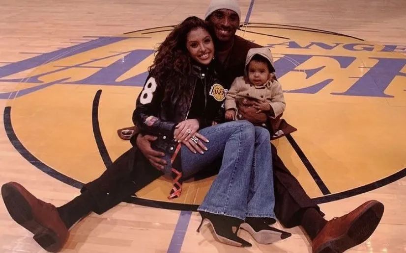 拜仁慕尼黑客场大胜多特蒙德（拜仁客场横扫多特蒙德）