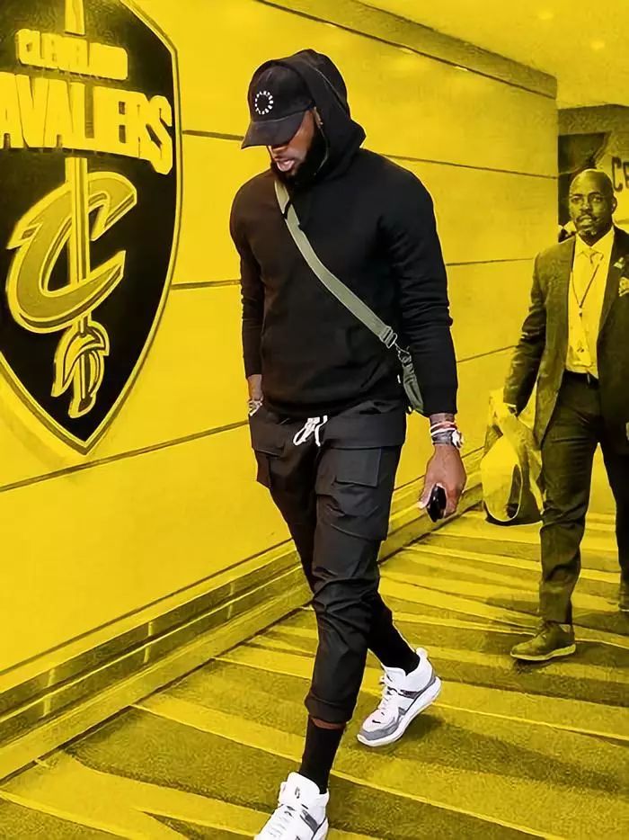 尤文官方：鲁加尼右腿比目鱼肌轻度损伤；据悉至少缺阵20天（尤文通报：鲁加尼右腿比目鱼肌轻微受损，预计至少休战20天）